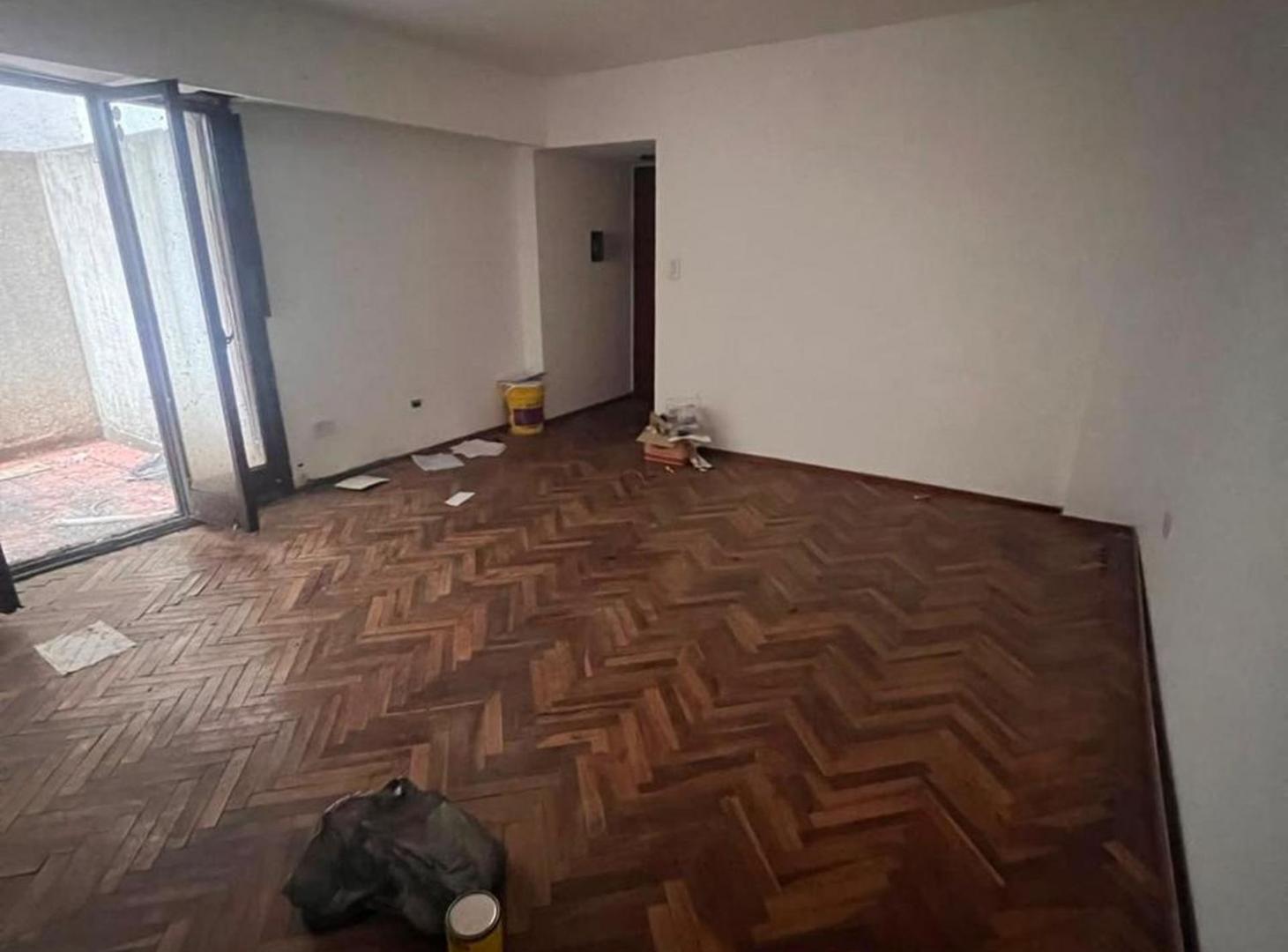 Foto de VENTA DEPARTAMENTO UN DORMITORIO CENTRO CON PATIO, imagen 3
