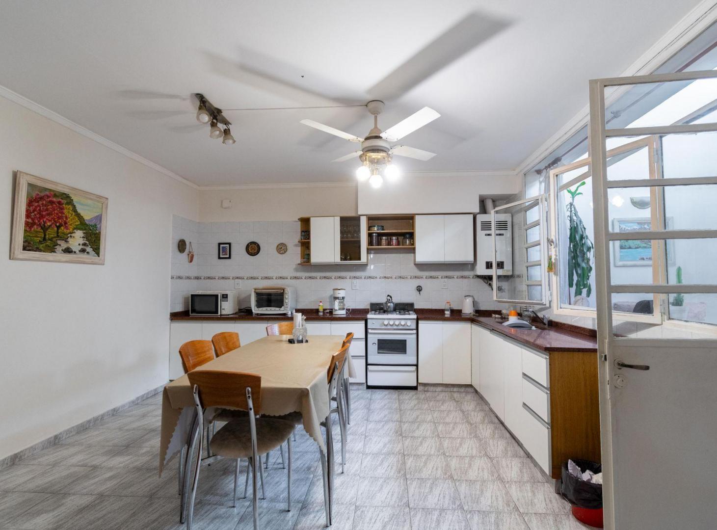 Foto de CASA DE PASILLO EN VENTA 2 PLANTAS ZONA CENTRO, imagen 4