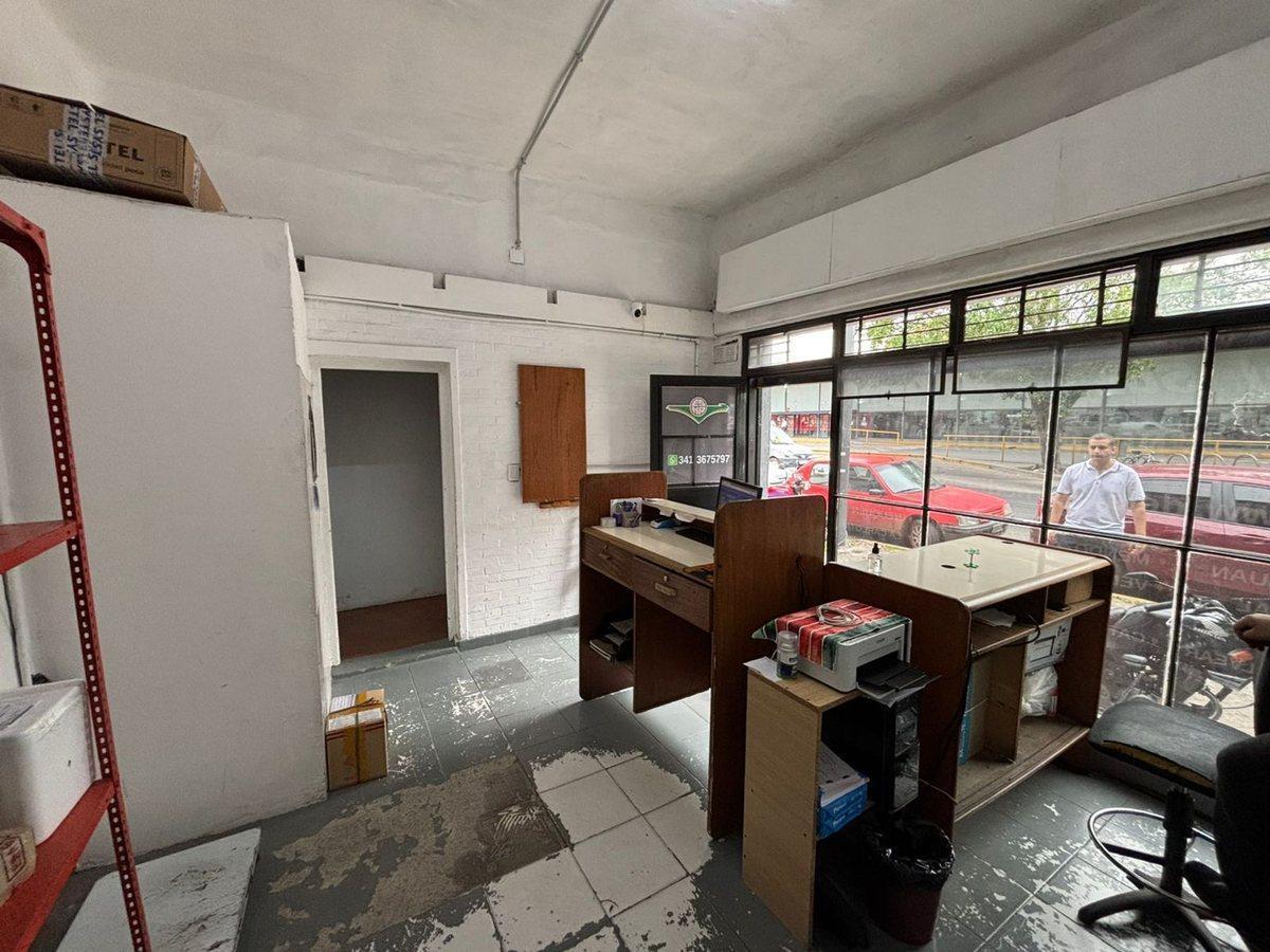 Foto de CASA EN VENTA + LOCAL COMERCIAL LUIS AGOTE, imagen 4