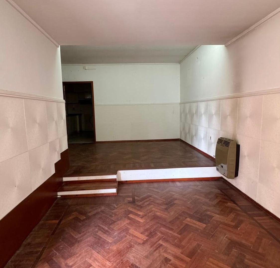 Foto de VENTA CASA 3 DORMITORIOS CON QUINCHO EN VGG, imagen 3