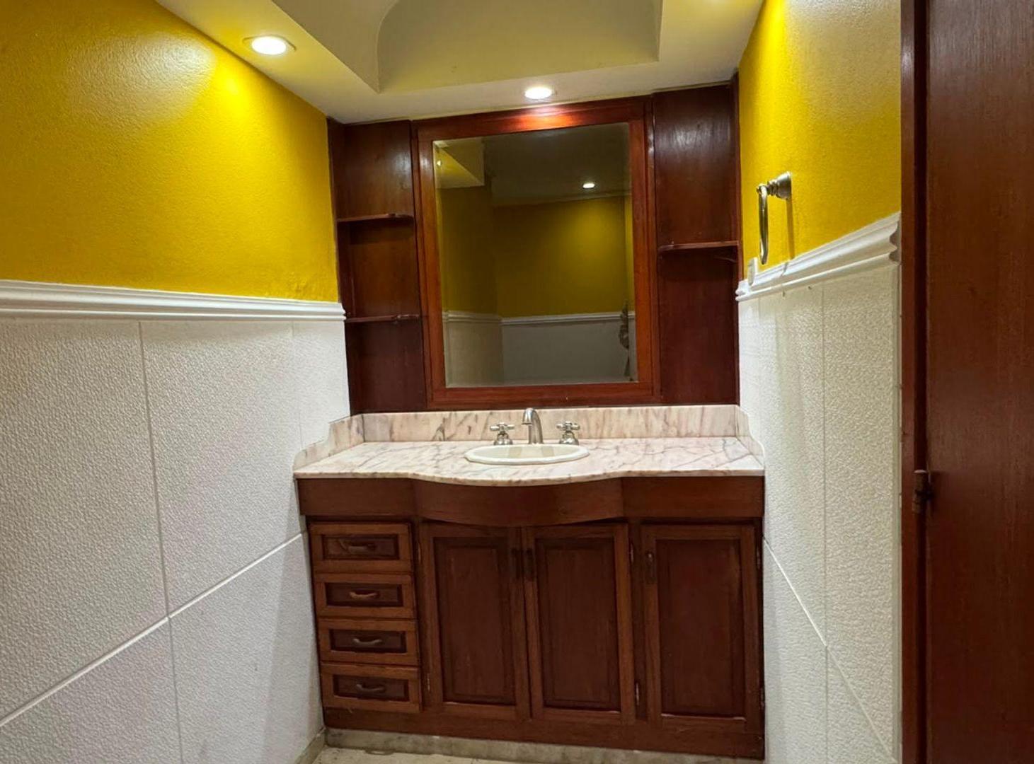 Foto de VENTA CASA 3 DORMITORIOS CON QUINCHO EN VGG, imagen 4