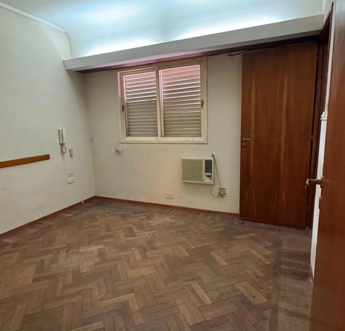 Foto de VENTA CASA 3 DORMITORIOS CON QUINCHO EN VGG, imagen 2