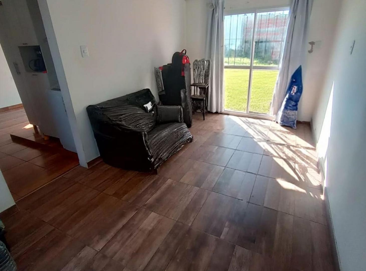 Foto de CASA EN VENTA EN ALVEAR 2 DORMITORIOS GRAN TERRENO, imagen 5