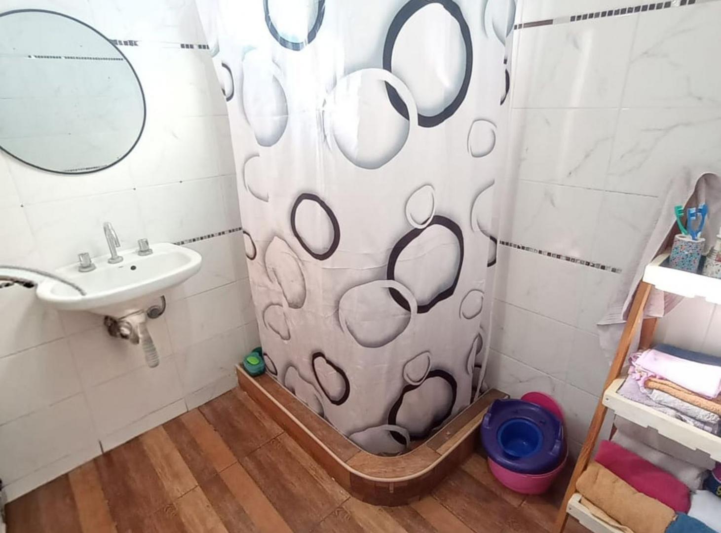Foto de CASA EN VENTA EN ALVEAR 2 DORMITORIOS GRAN TERRENO, imagen 1
