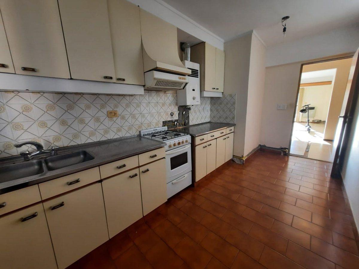 Foto de DEPARTAMENTO EN VENTA 2 DORMITORIOS CENTRO/PERMUTA, imagen 3