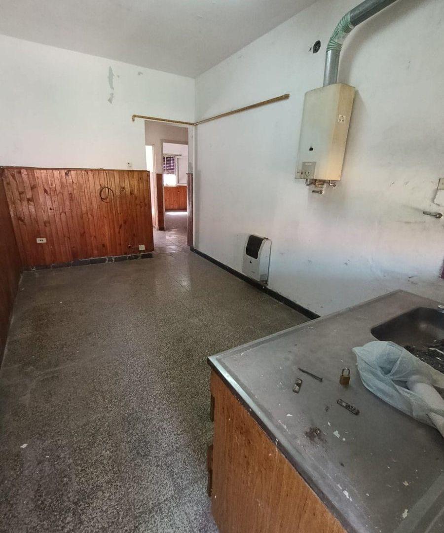 Foto de CASA EN VENTA 3 DORMITORIOS Y PATIO APTO CREDITO, imagen 2