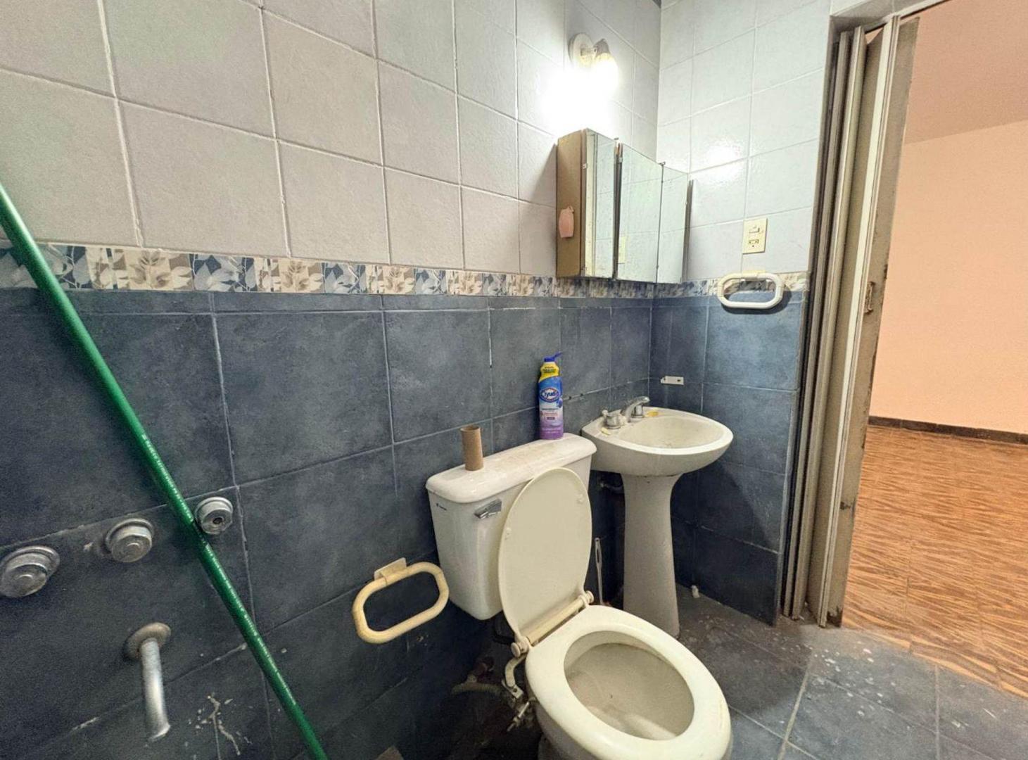 Foto de CASA EN VENTA 1 DORMITORIO COCHERA ECHESORTU, imagen 4