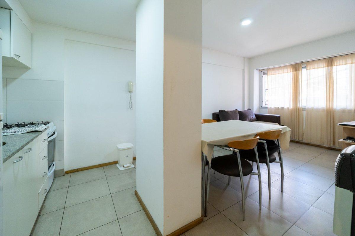 Foto de DEPARTAMENTO EN VENTA 1 DORMITORIO CENTRO, imagen 2