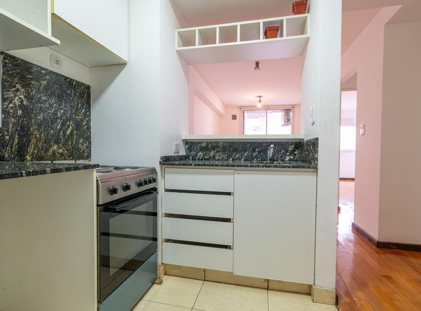 Foto de VENTA DEPARTAMENTO 1 DORM Y COCHERA - LOURDES, imagen 3