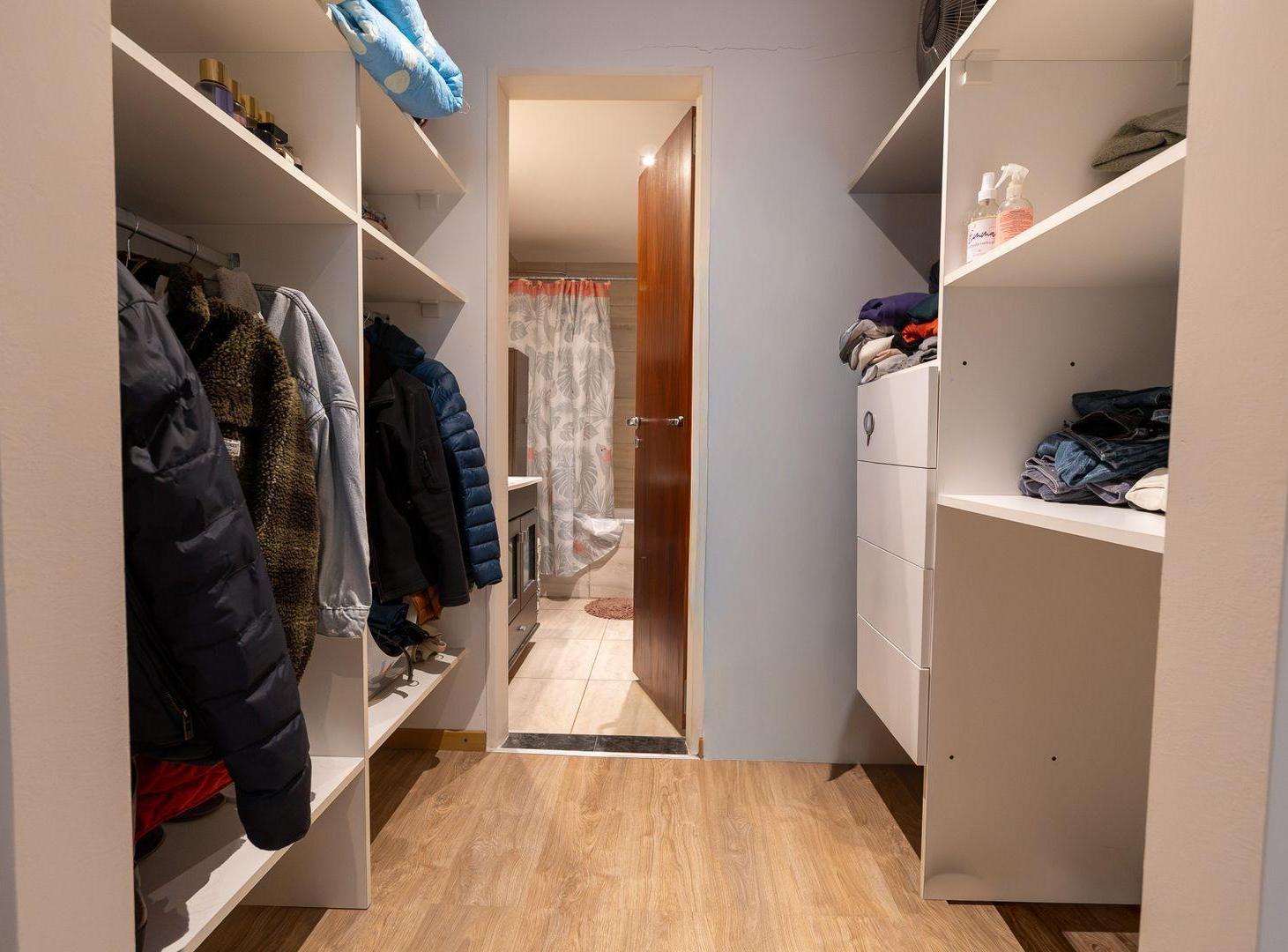 Foto de DEPARTAMENTO EN VENTA UN DORMITORIO Y PATIO CENTRO, imagen 2