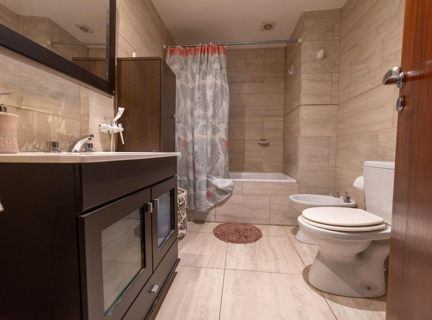 Foto de DEPARTAMENTO EN VENTA UN DORMITORIO Y PATIO CENTRO, imagen 5