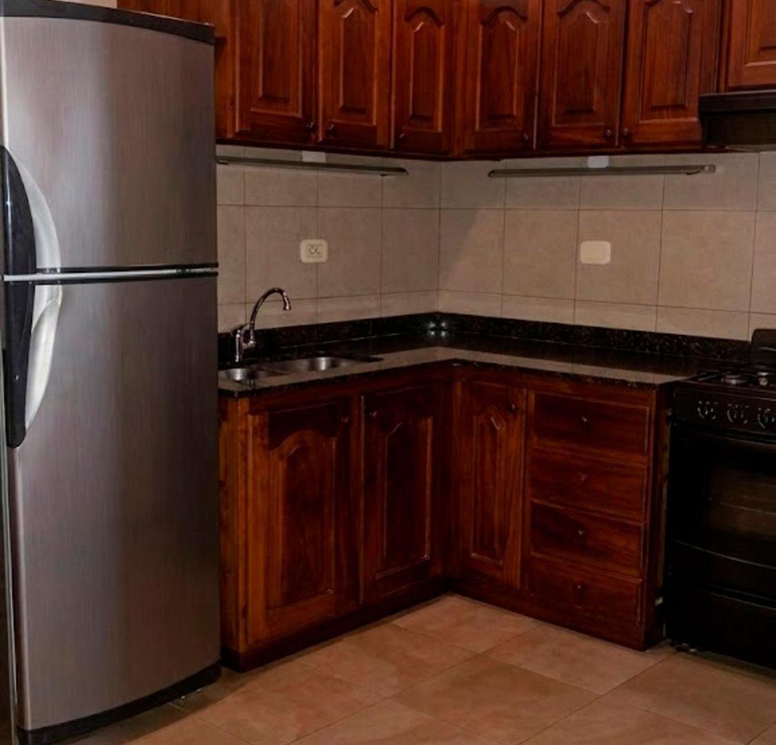 Foto de CASA EN VENTA 3 DORMITORIOS CON 2 COCHERAS, imagen 3