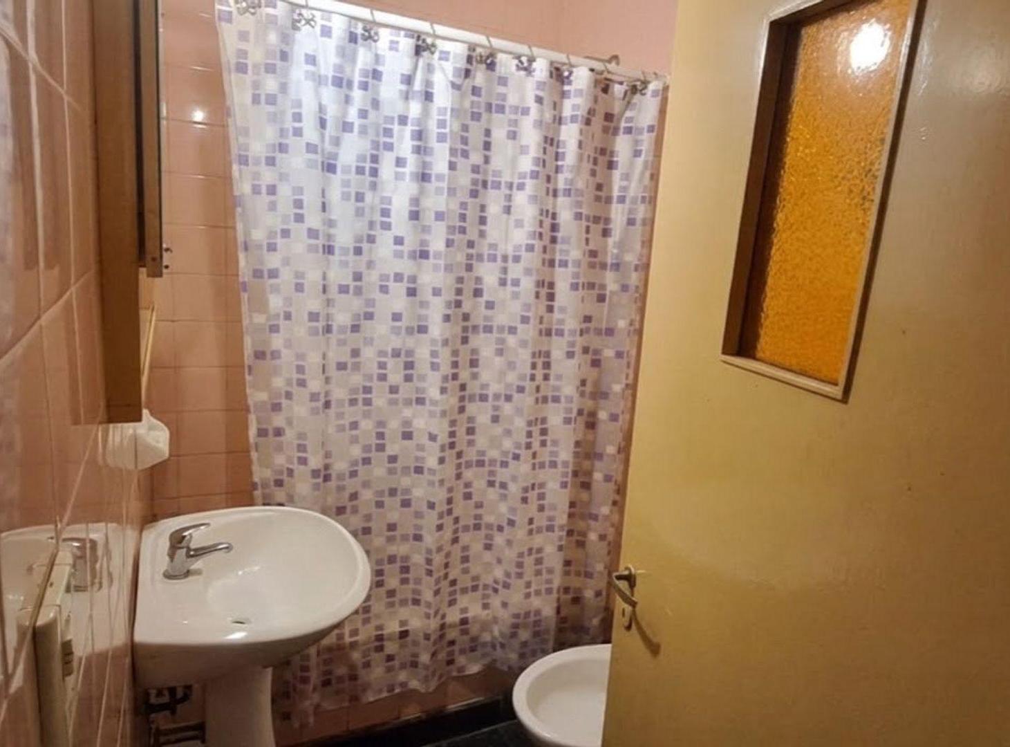 Foto de VENTA DEPARTAMENTO UN DORMITORIO PB. ZONA CENTRO, imagen 4