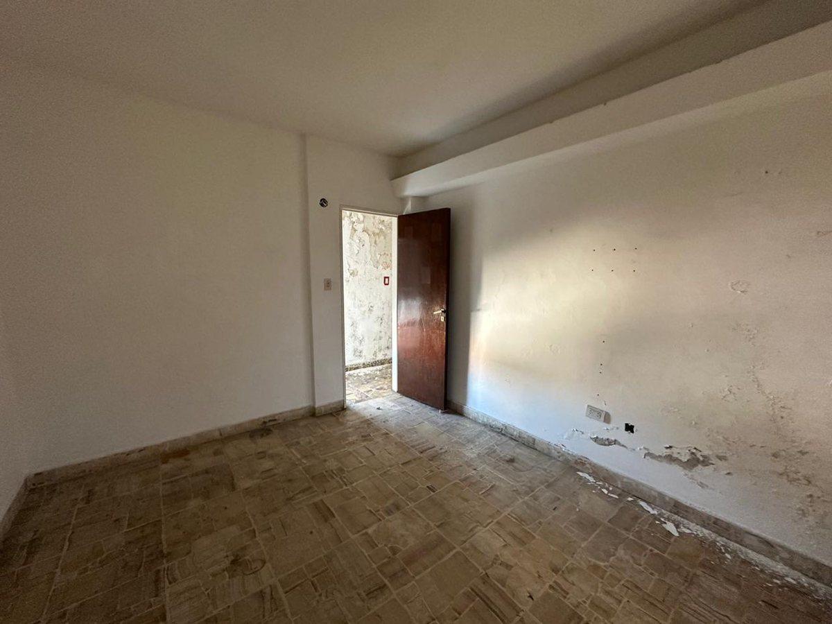 Foto de CASA EN VENTA TRES PLANTAS A RECICLAR PICHINCHA, imagen 2