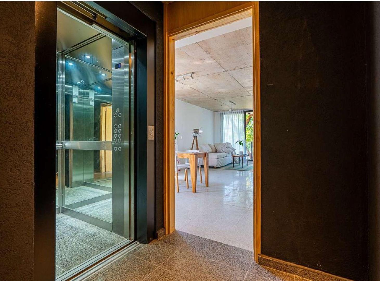 Foto de VENTA DEPARTAMENTO 2 DORMITORIOS EN ARROYITO, imagen 2