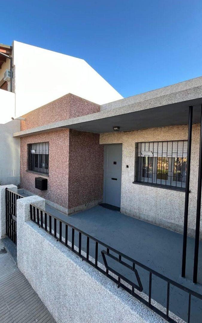 Foto de CASA EN VENTA 2 DORMITORIOS AZCUENAGA, imagen 5