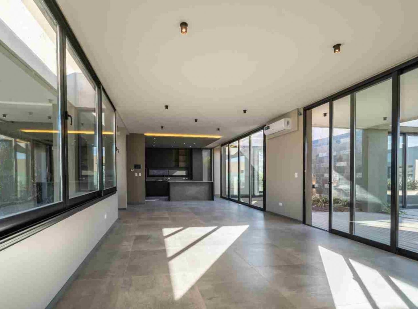 Foto de CASA 3 DORMITORIOS EN VENTA VIDA 1 FUNES, imagen 3