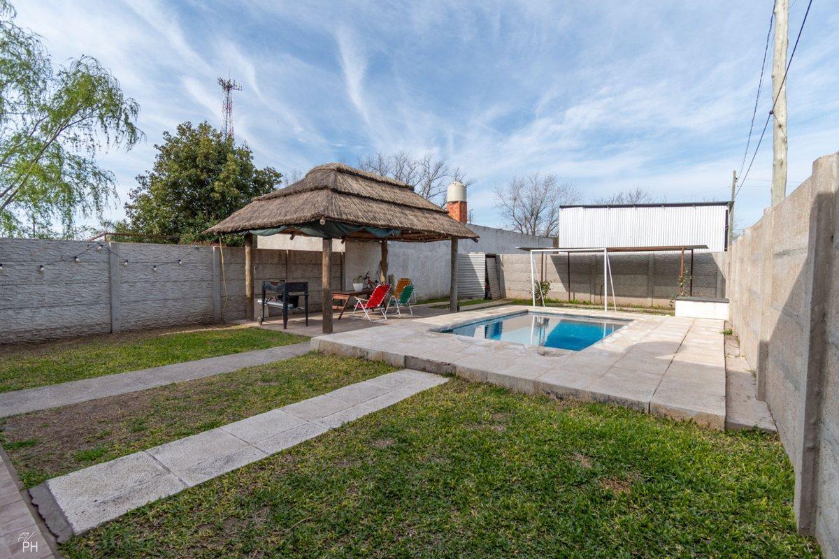 Foto de VENTA - CASA 2 DORMITORIOS + GALPON ROLDAN, imagen 1
