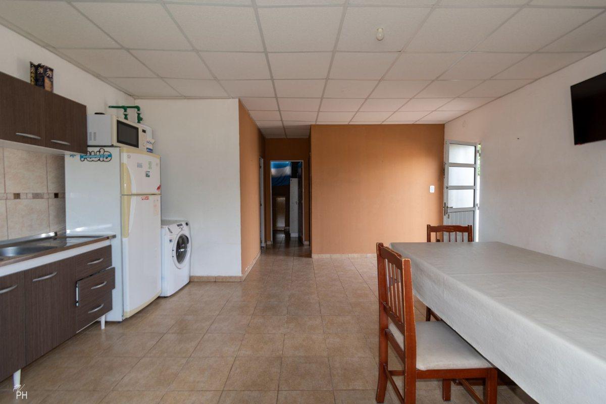 Foto de VENTA - CASA 2 DORMITORIOS + GALPON ROLDAN, imagen 4