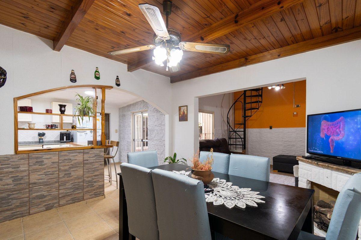 Foto de CASA Y GALPÓN EN VENTA BARRIO PARQUE CASA, imagen 4