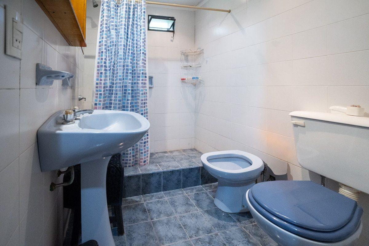 Foto de CASA EN VENTA EN GENERAL LAGOS CON PILETA, imagen 3