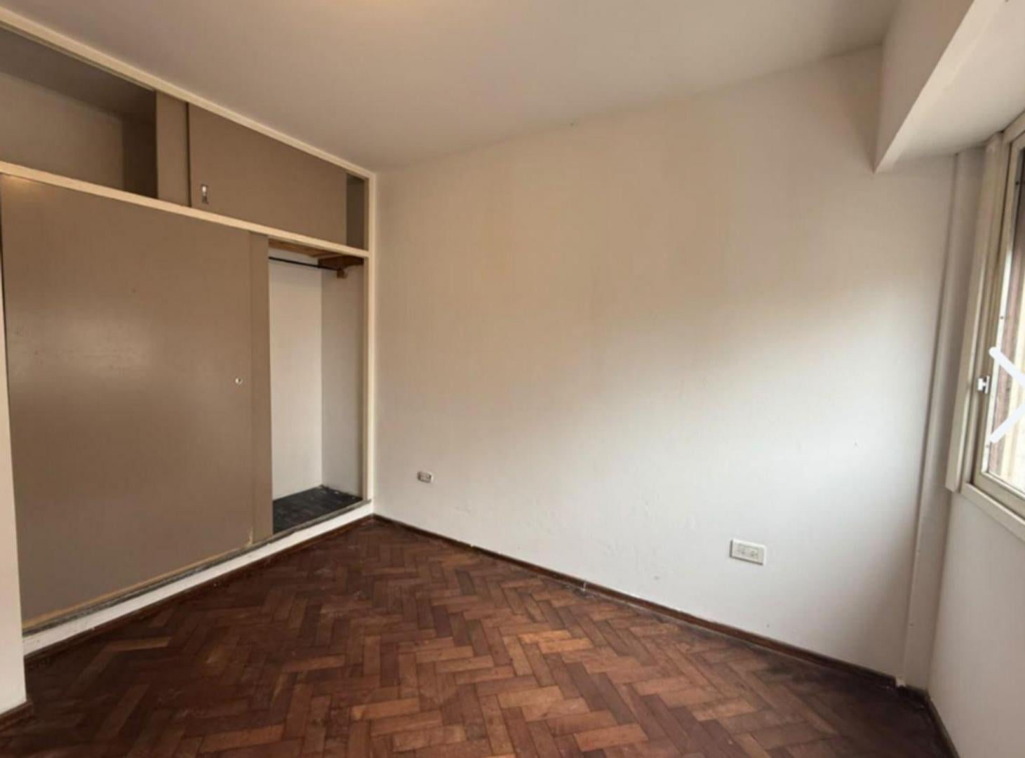 Foto de VENTA DEPARTAMENTO 2 DORMITORIOS ZONA ABASTO, imagen 4