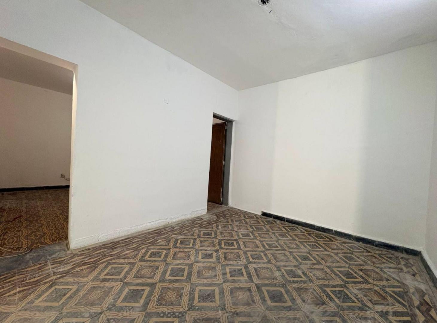 Foto de CASA EN VENTA 1 DORMITORIO COCHERA ECHESORTU, imagen 5