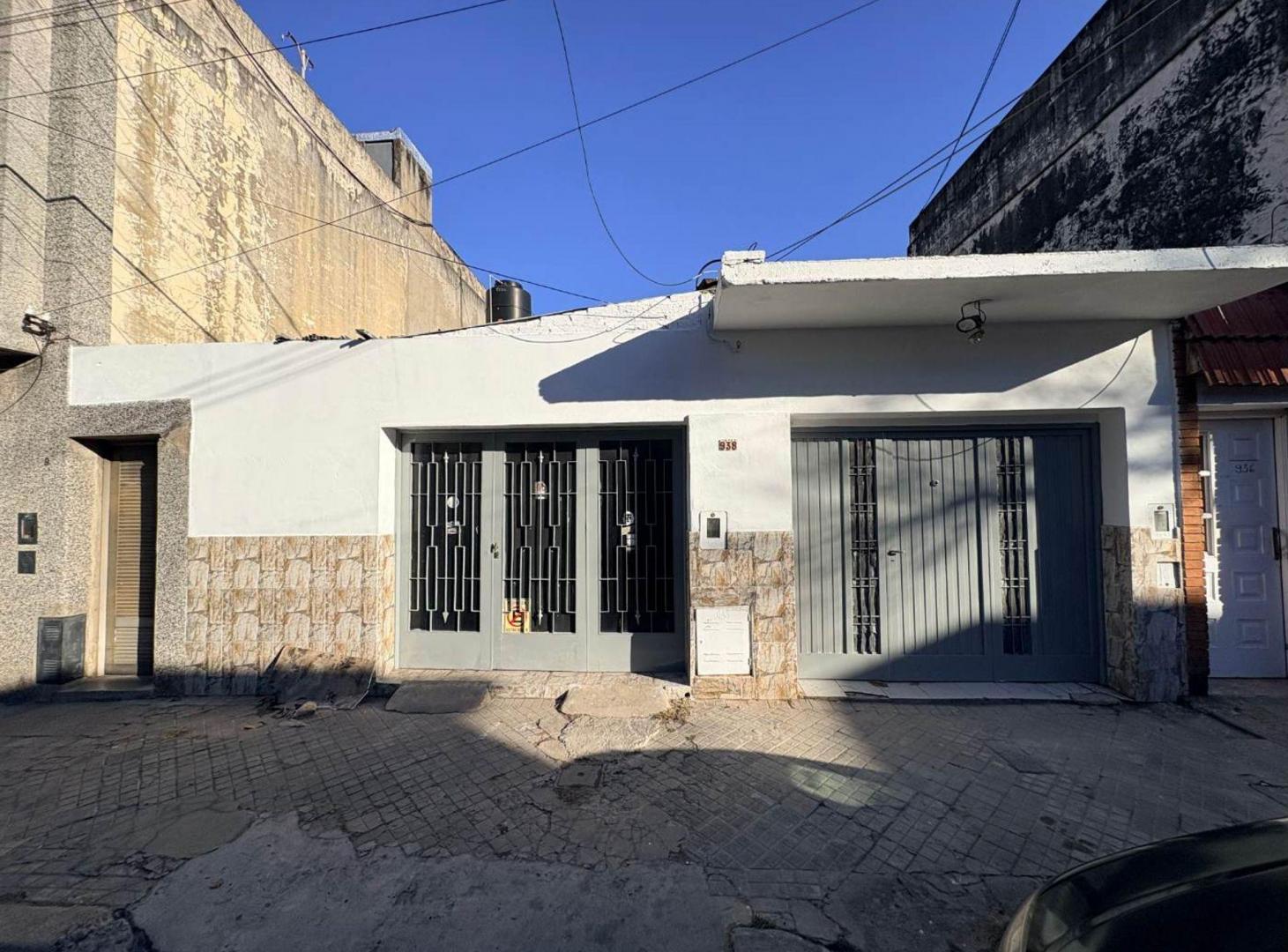 Foto de CASA EN VENTA 1 DORMITORIO COCHERA ECHESORTU, imagen 3