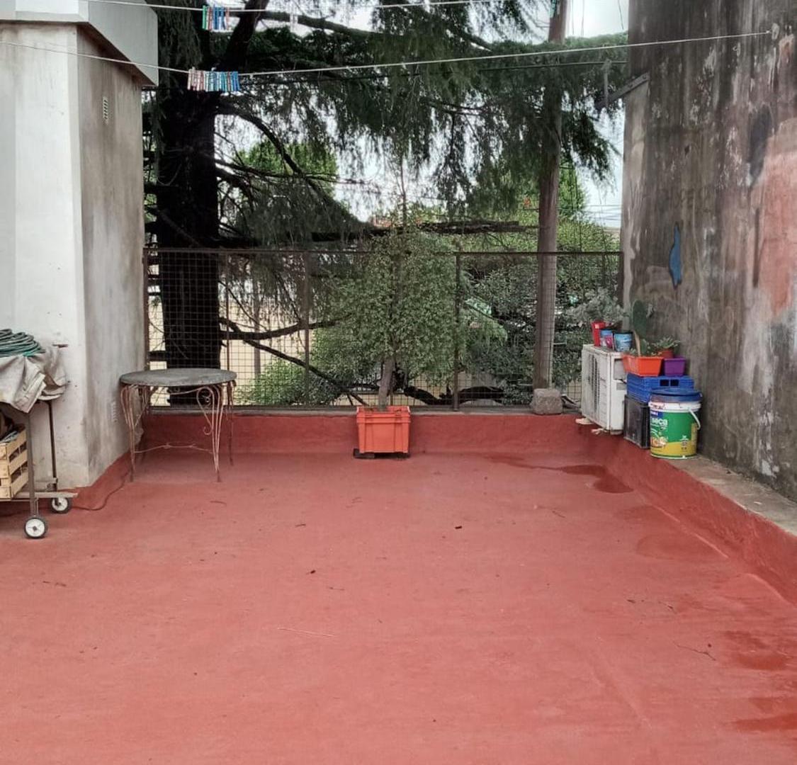 Foto de VENTA 2 CASAS CON SALON COMERCIAL COCHERA LUDUEÑA, imagen 5