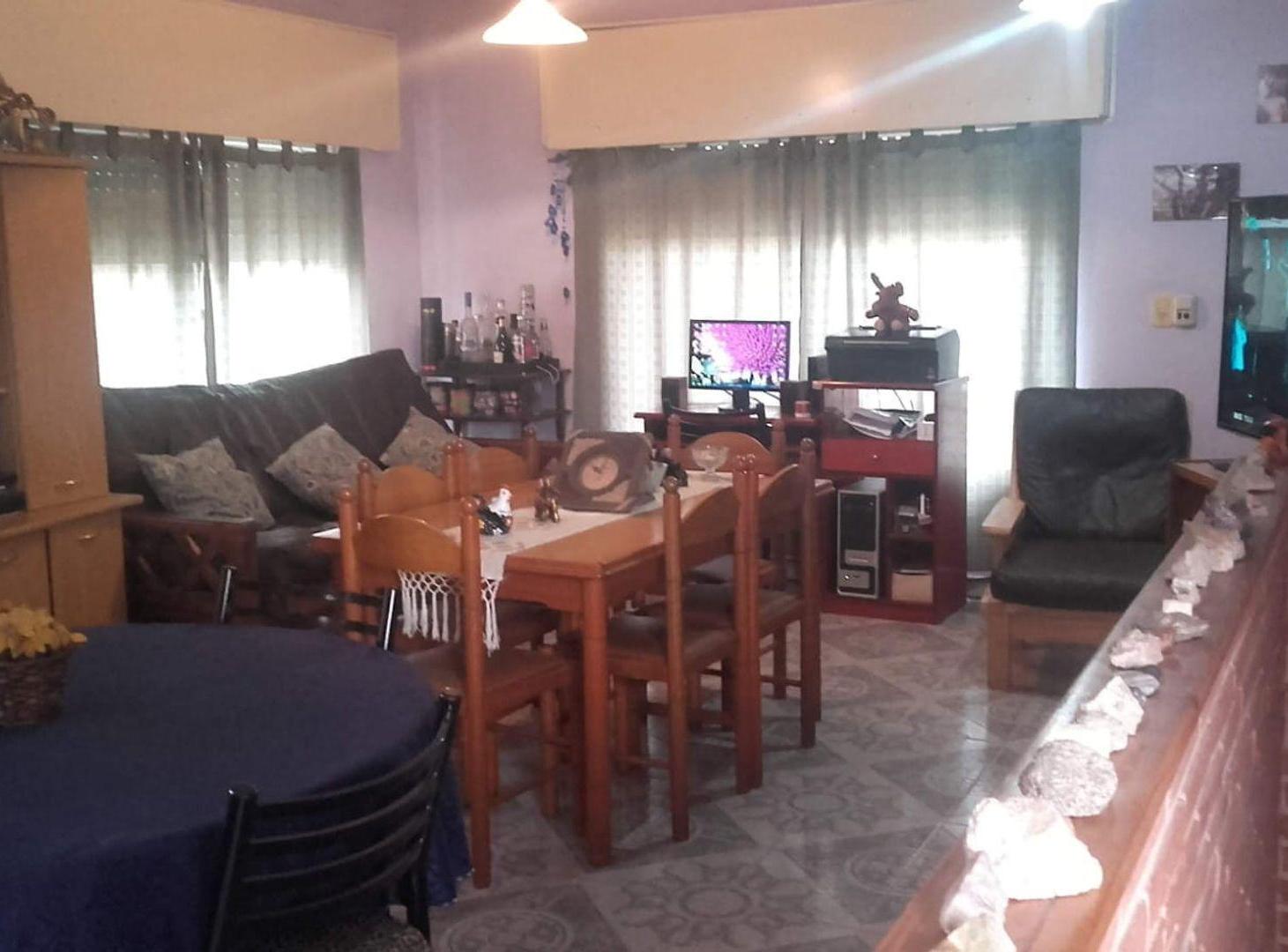 Foto de VENTA 2 CASAS CON SALON COMERCIAL COCHERA LUDUEÑA, imagen 4