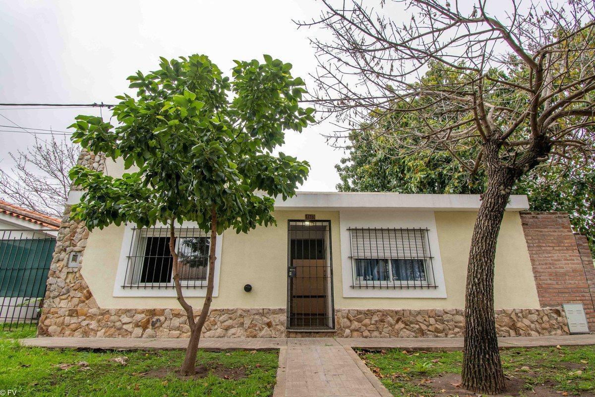Foto de CASA EN VENTA CON PATIO Y COCHERA LA FLORIDA, imagen 4