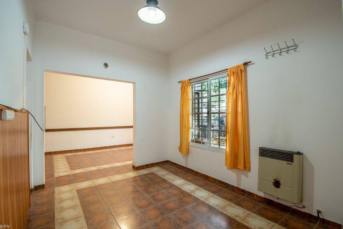 Foto de CASA EN VENTA CON PATIO Y COCHERA LA FLORIDA, imagen 1