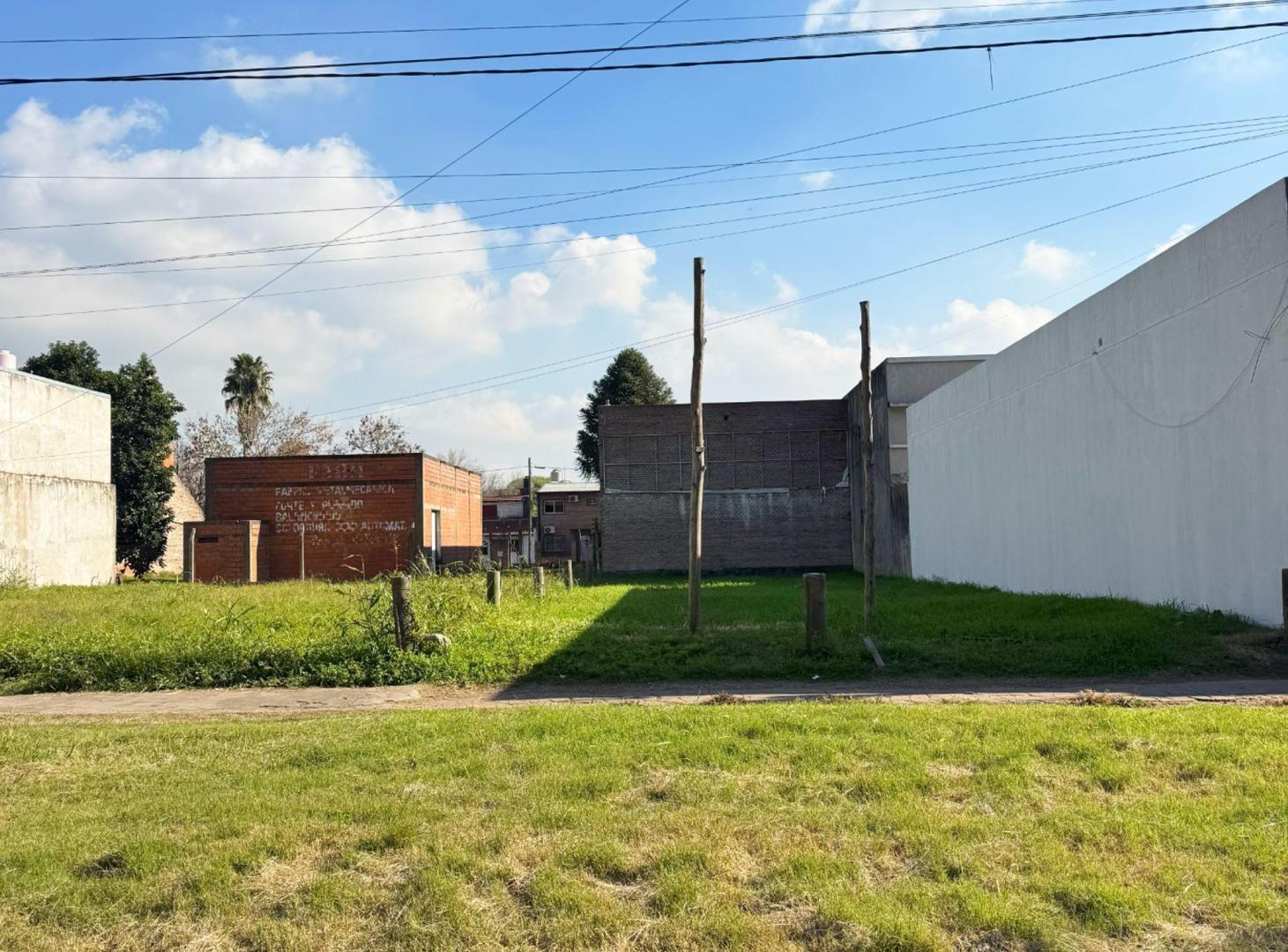 Foto de LOTE EN VENTA GRANADERO BAIGORRIA ZONA COMERCIAL, imagen 2