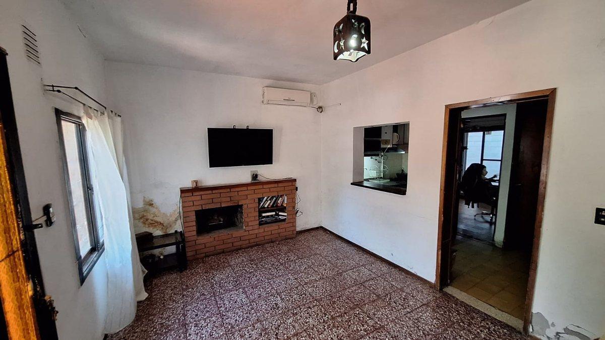 Foto de CASA EN VENTA 2 DORMITORIOS CON COCHERA, imagen 3