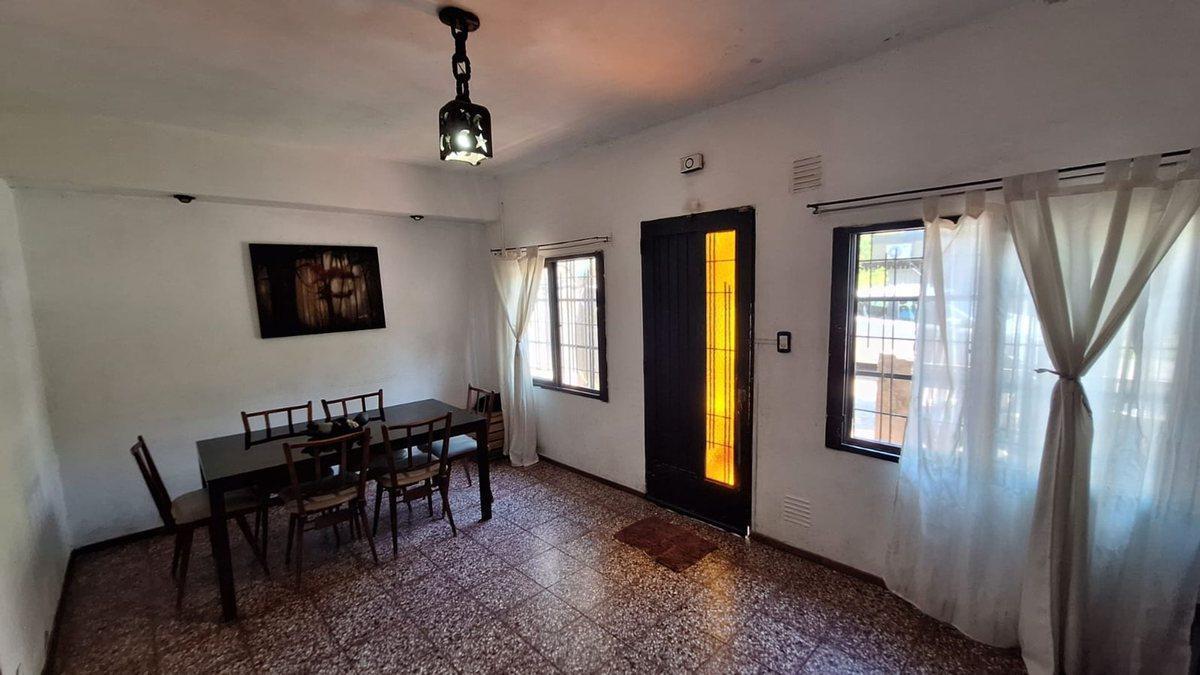 Foto de CASA EN VENTA 2 DORMITORIOS CON COCHERA, imagen 1