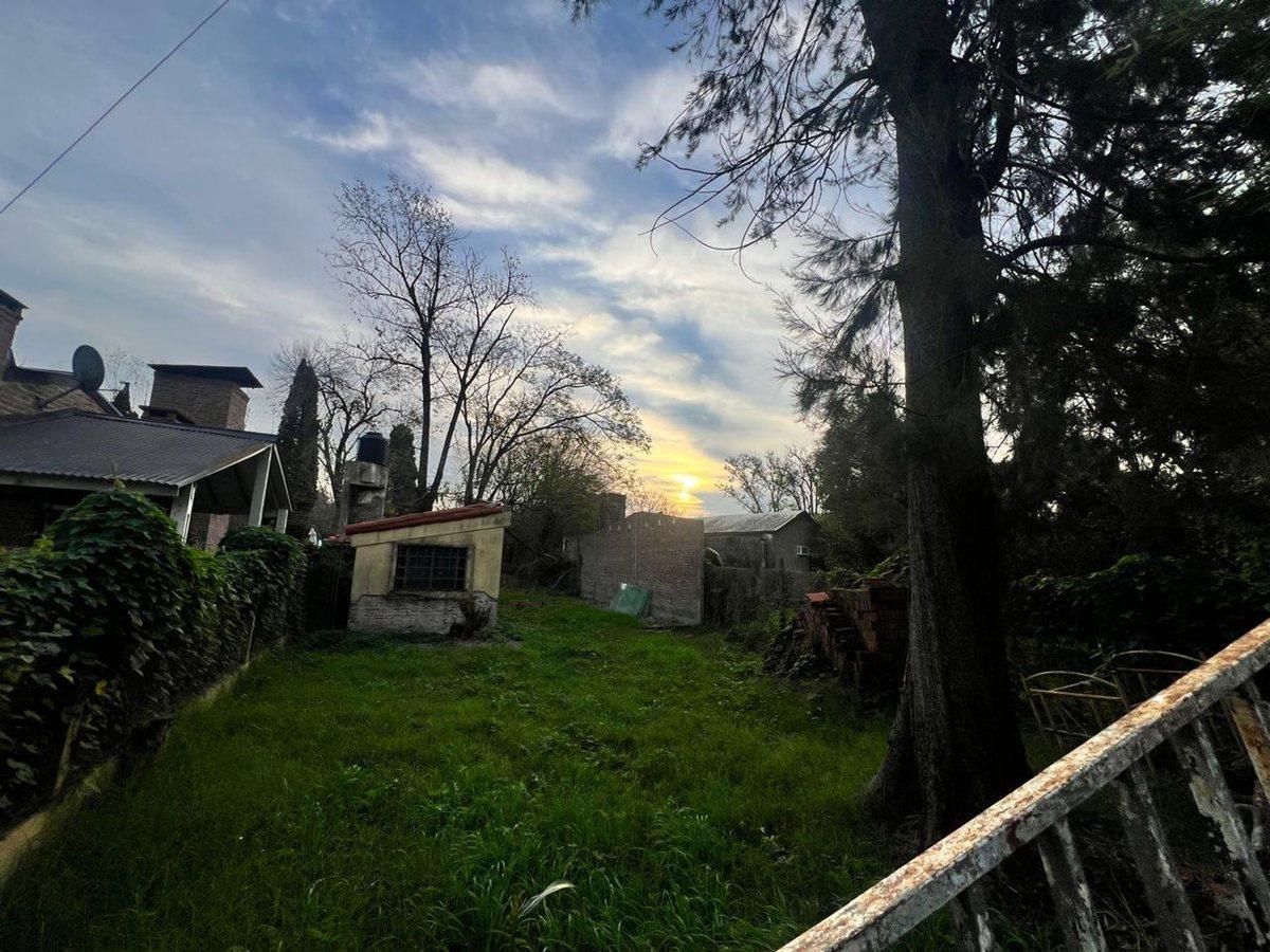 Foto de VENTA CASA A RECICLAR O DEMOLER EN LOTE EN FUNES, imagen 3