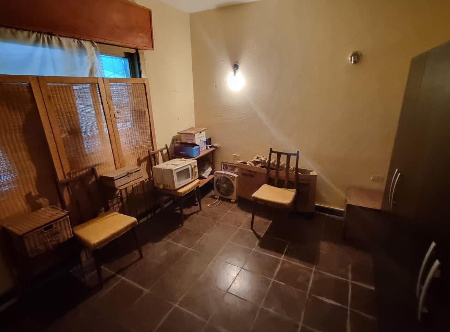 Foto de CASA DE PASILLO EN VENTA 2 DORMITORIOS BELGRANO, imagen 2