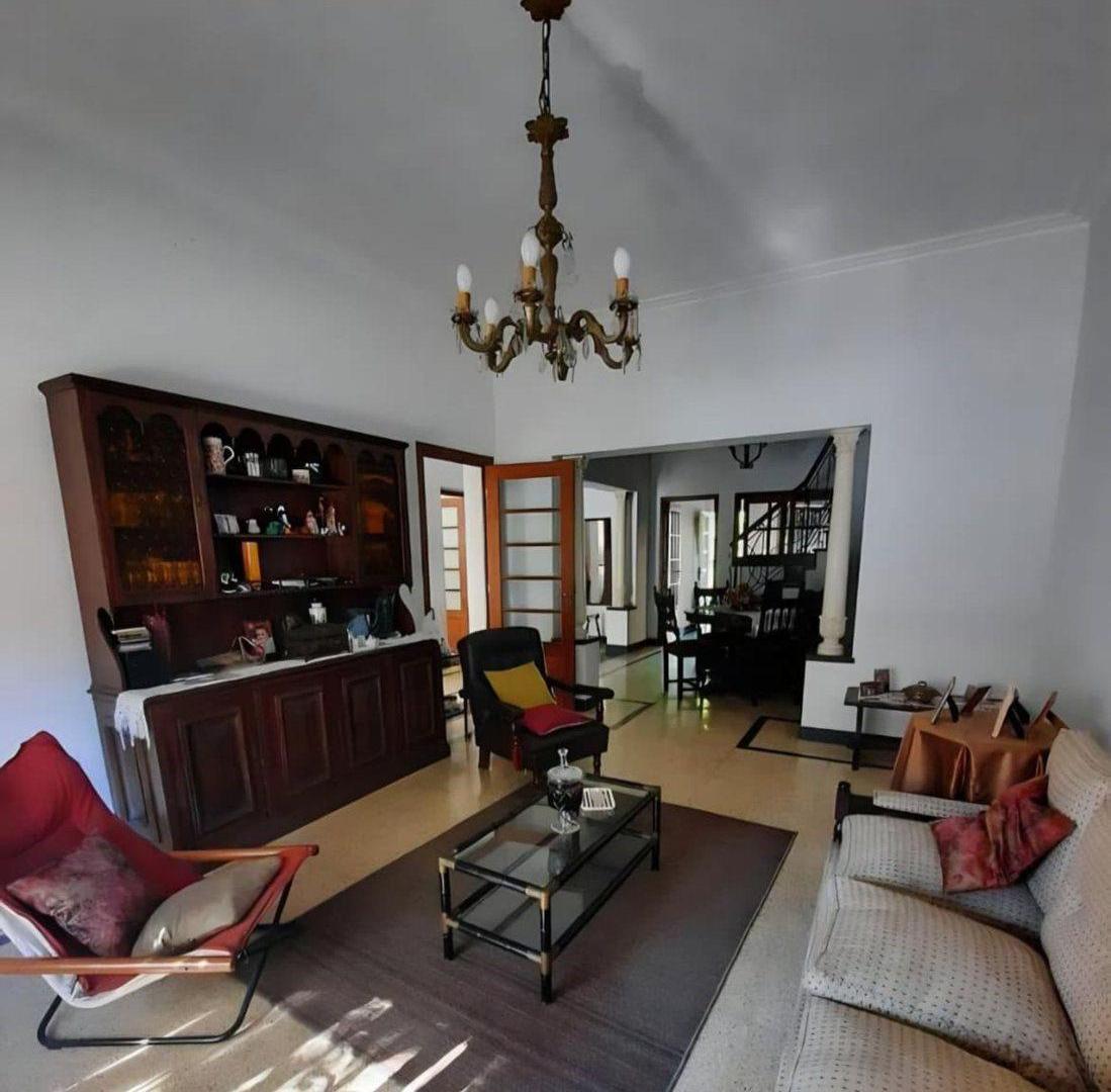 Foto de CASA EN VENTA 3 DORMITORIOS LUIS AGOTE, imagen 5