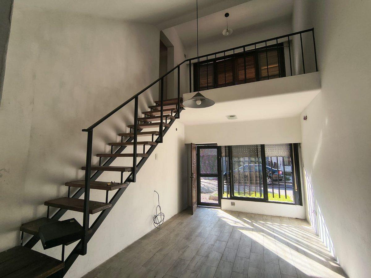 CASA EN VENTA 2 DORMITORIOS COCHERA BELGRANO