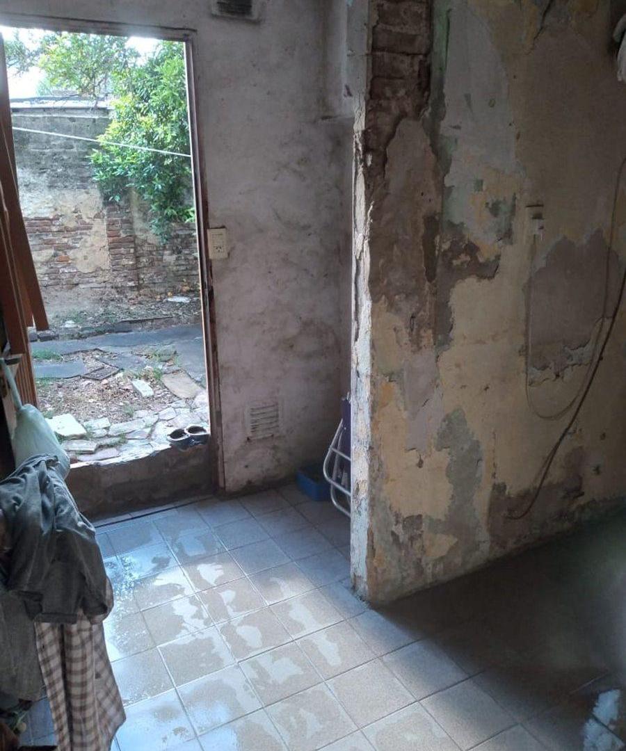 Foto de CASA DE PASILLO EN VENTA. ZONA AZCUENAGA, imagen 2
