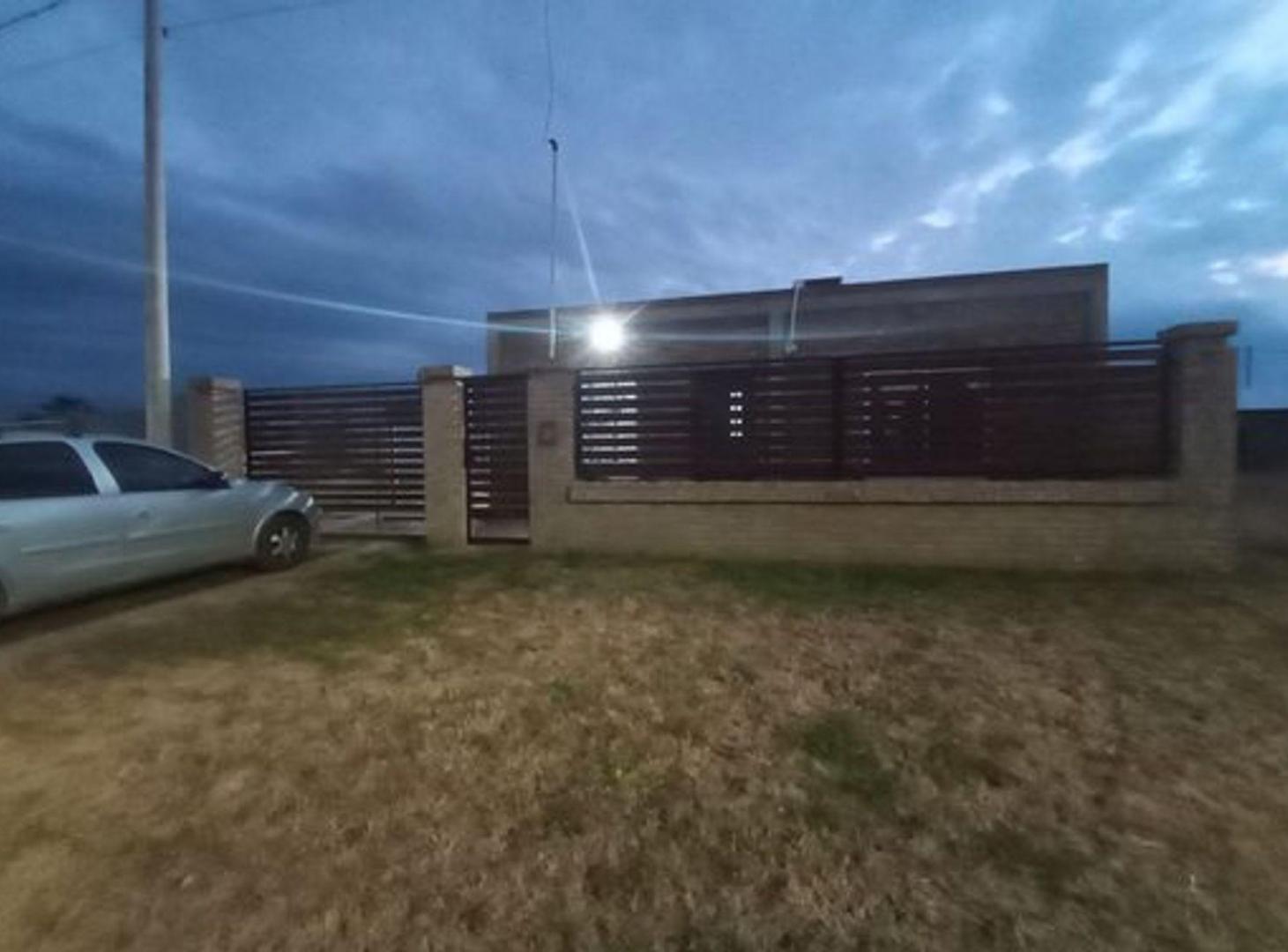 Foto de CASA EN VENTA DOS DORMITORIOS LOS MUCHACHOS PIÑERO, imagen 2