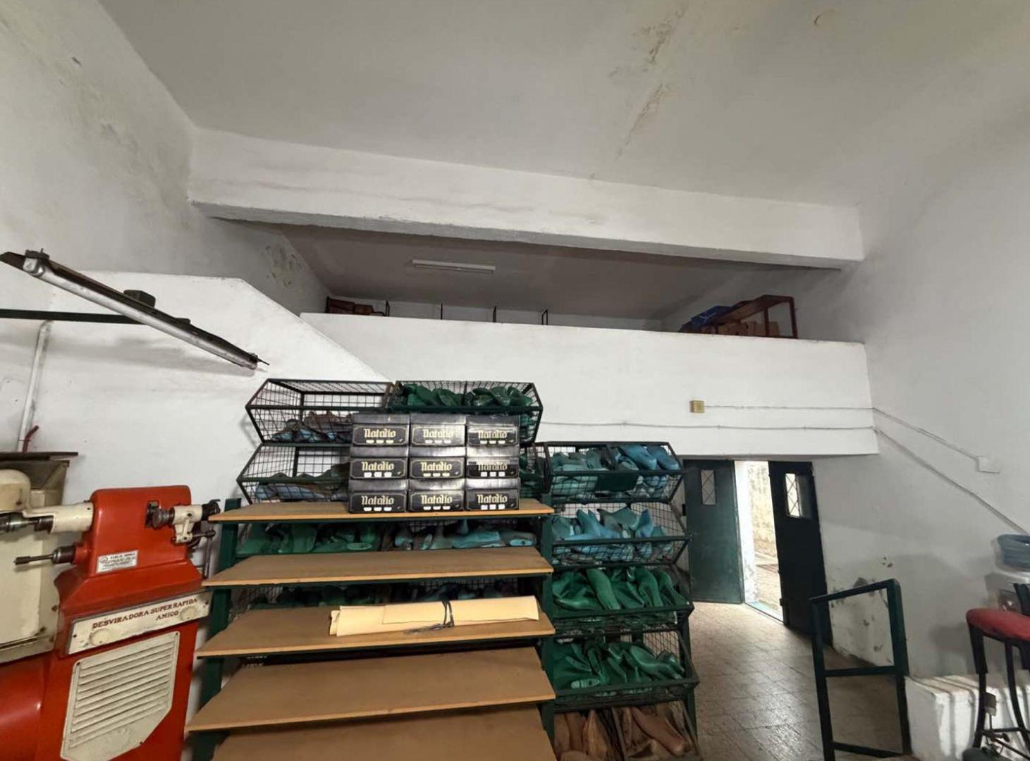 Foto de VENTA DEPOSITO EN BARRIO EMPALME GRANEROS, imagen 1