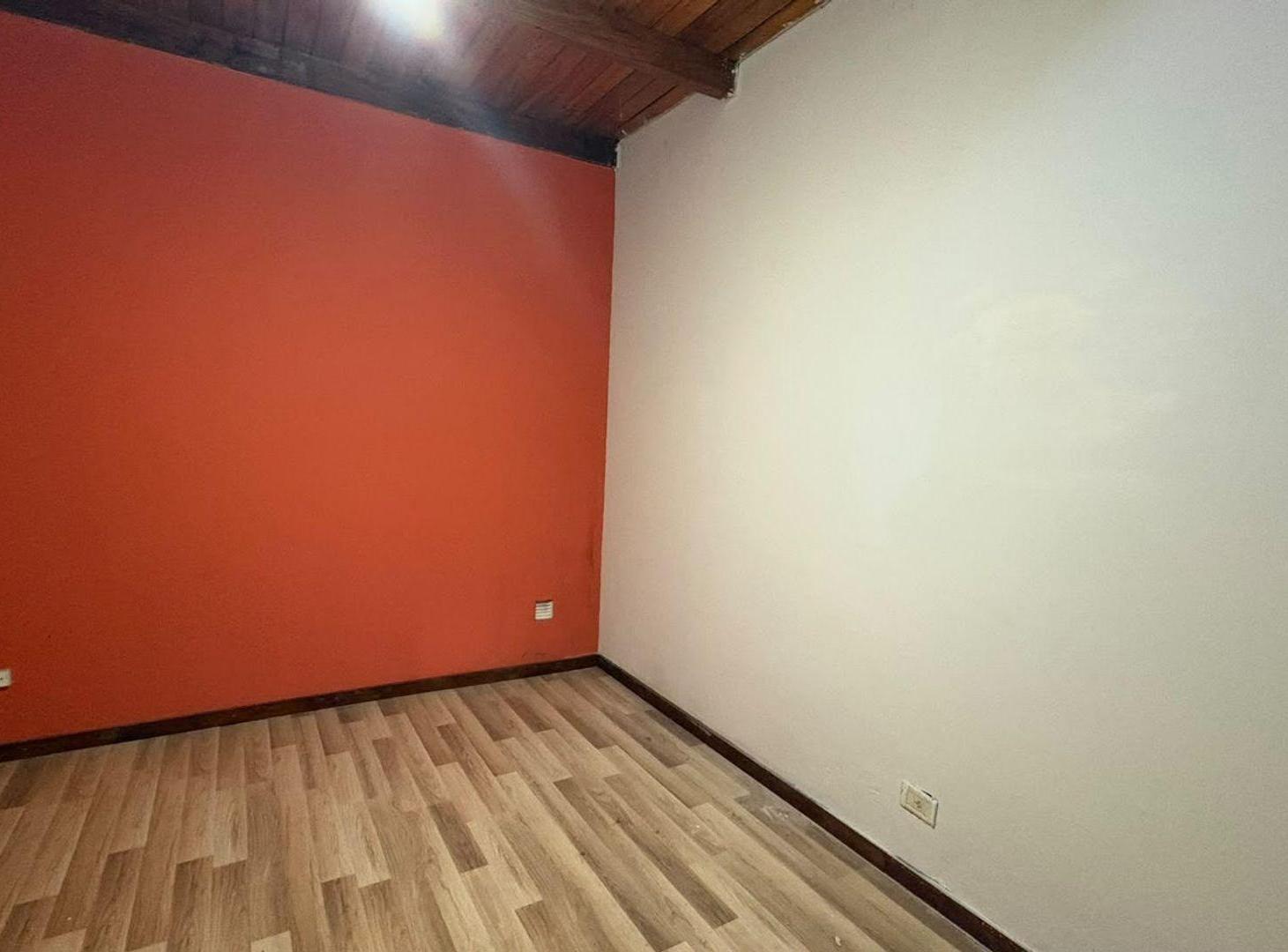 Foto de ALQUILER CASA DE DOS DORMITORIOS, JARDIN Y COCHERA, imagen 3