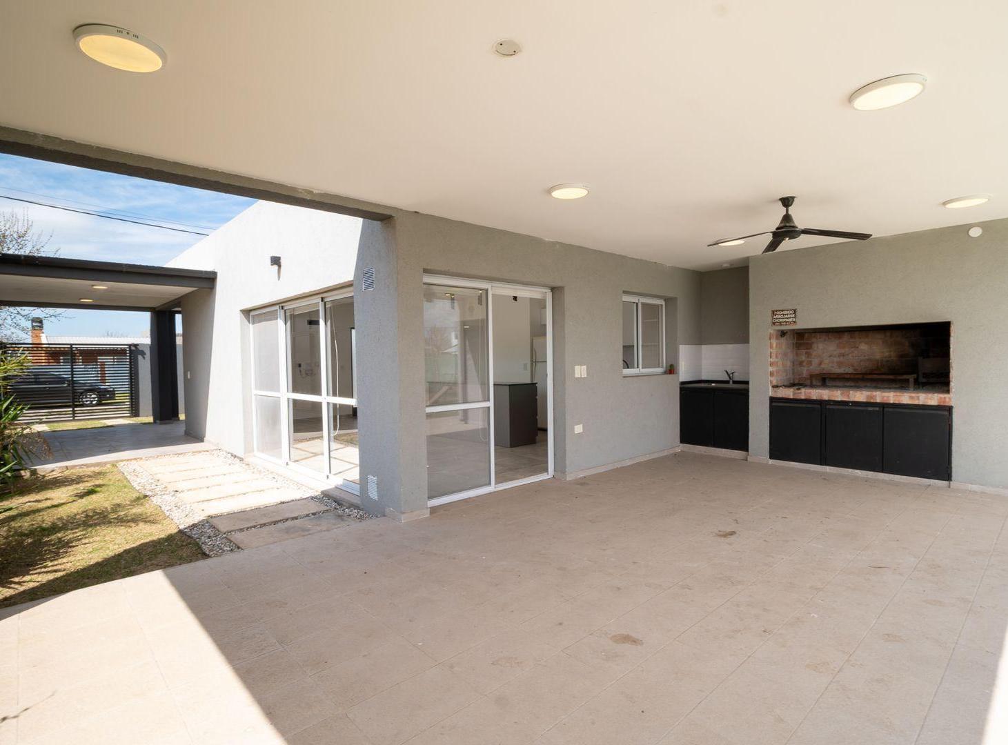 Foto de CASA EN VENTA 2 DORMITORIOS PUNTA CHACRA ROLDAN, imagen 1