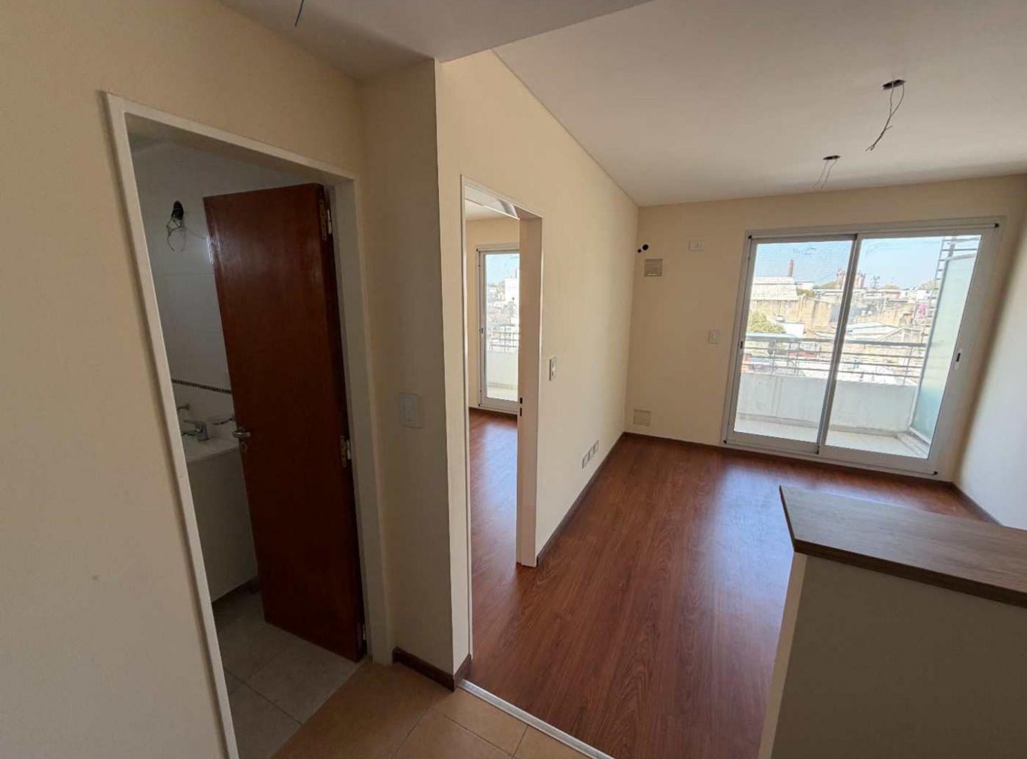 Foto de DEPARTAMENTO EN VENTA 1 DORMITORIO ARROYITO, imagen 2
