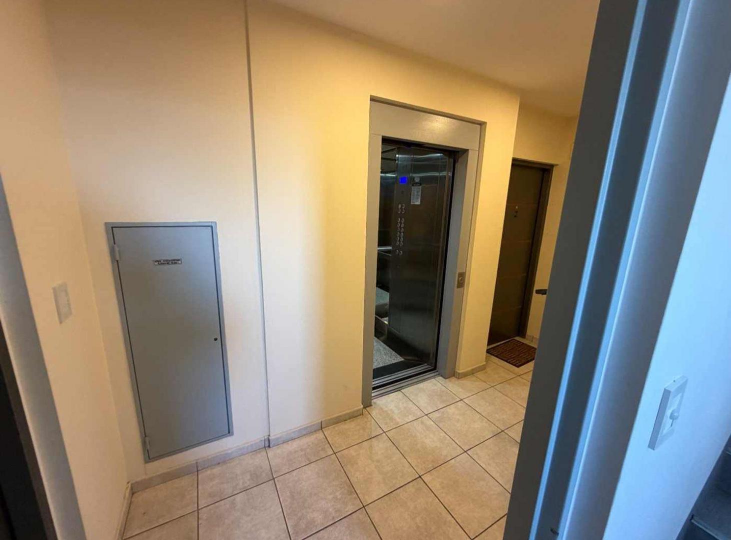 Foto de DEPARTAMENTO EN VENTA 1 DORMITORIO ARROYITO, imagen 1