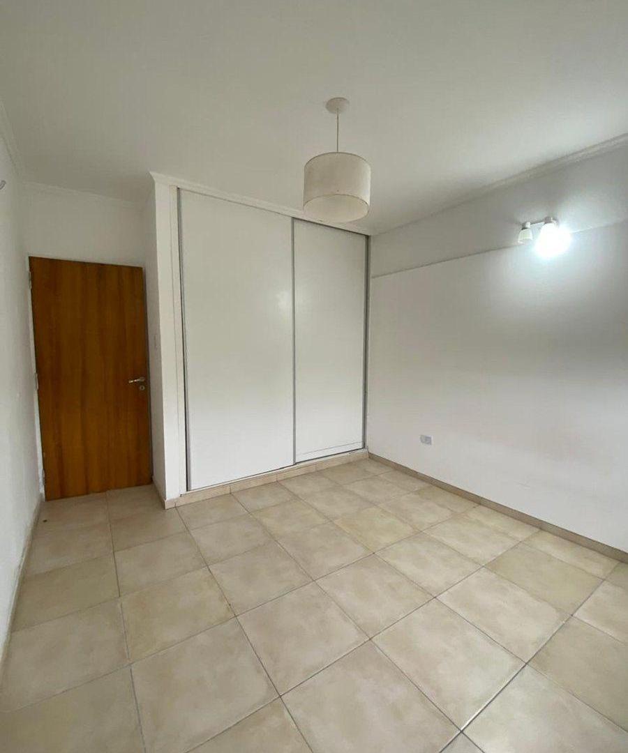 Foto de DEPARTAMENTO EN VENTA 1 DORMITORIO PLANTA ALTA, imagen 3
