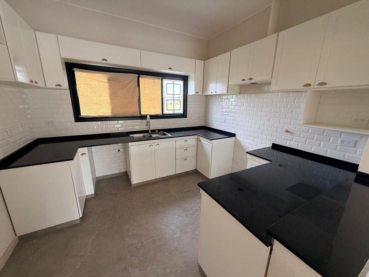 Foto de CASA EN VENTA 3 DORMITORIOS Bo. EL MOLINO ROLDAN, imagen 3