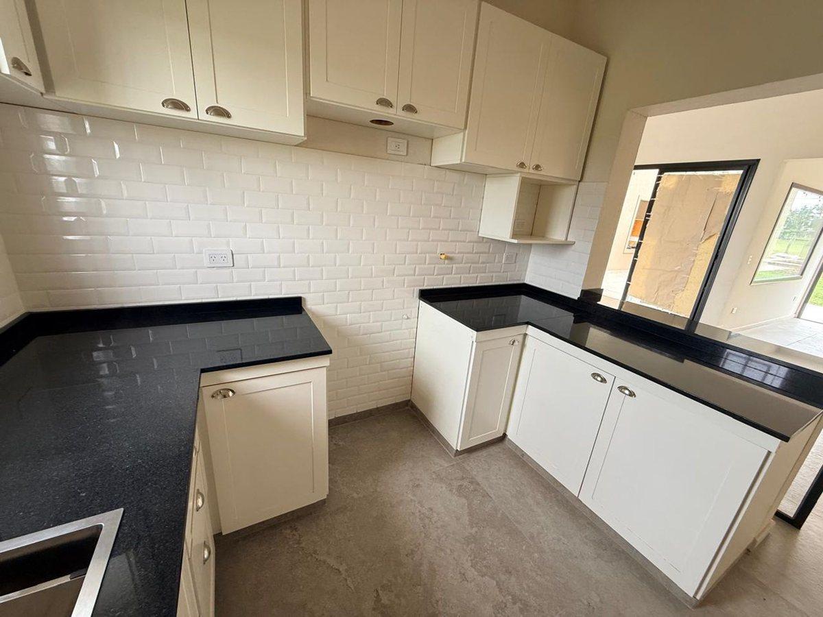 Foto de CASA EN VENTA 3 DORMITORIOS Bo. EL MOLINO ROLDAN, imagen 2