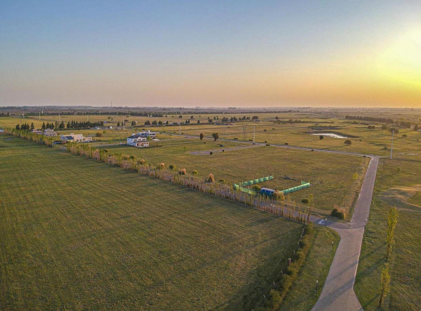 Foto de Venta terreno en los Pasos de Jockey III, imagen 3